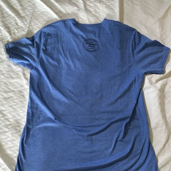 Men’s Large Blue Pugs Not Drugs Tshirt funny - Picture 2 of 2